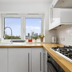 https://stylish-central-2br-flat-bridge-views.cambridgehotelsuk.com
